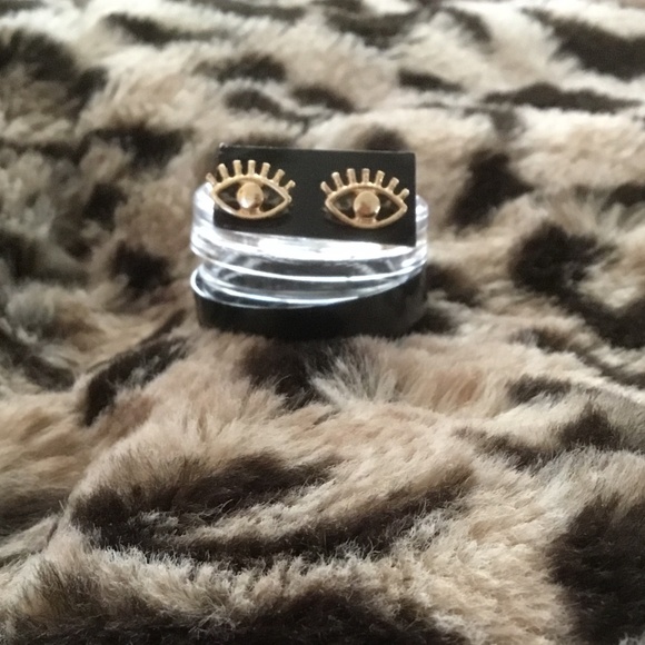 Eye Studs Earrings - Gold Color - Cute! - Picture 2 of 4